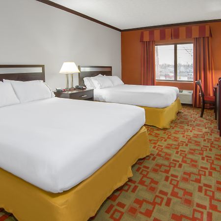 Holiday Inn Express Cleveland Airport - Brook Park By Ihg Exterior photo
