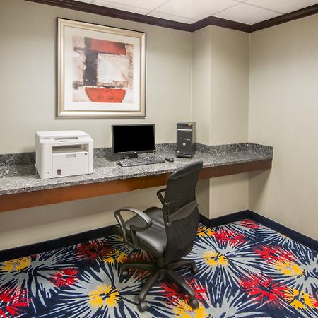 Holiday Inn Express Cleveland Airport - Brook Park By Ihg Exterior photo