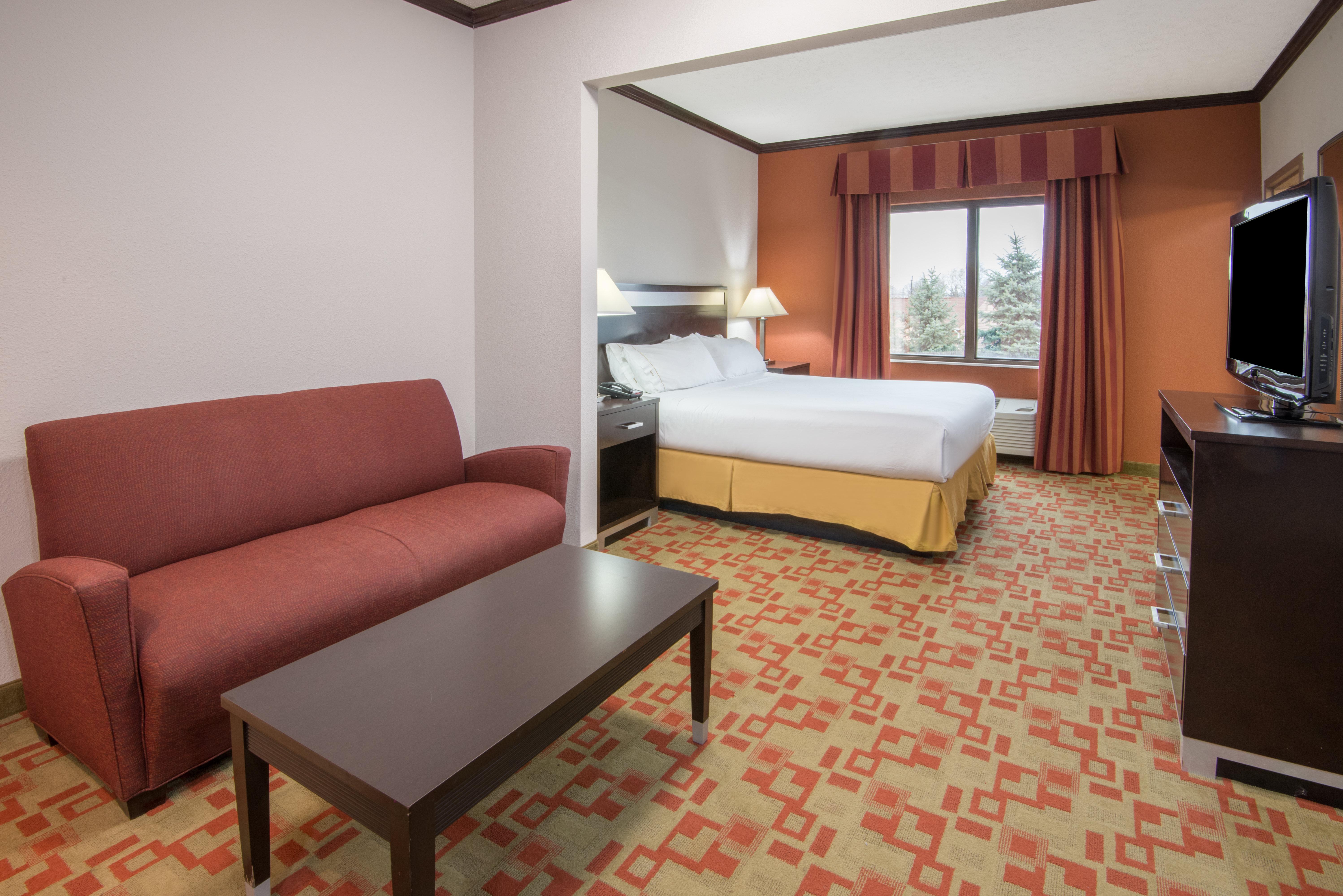Holiday Inn Express Cleveland Airport - Brook Park By Ihg Exterior photo