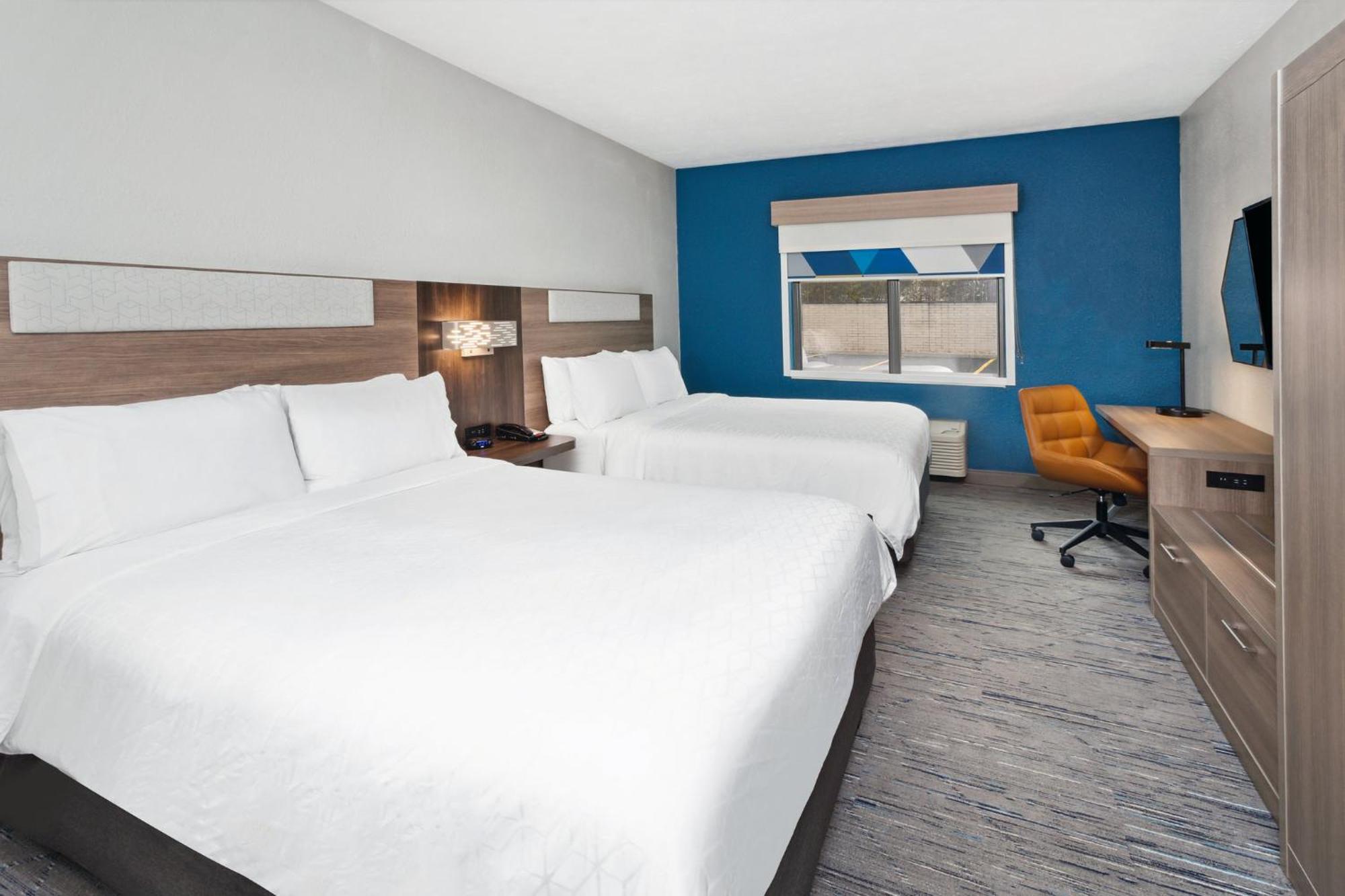 Holiday Inn Express Cleveland Airport - Brook Park By Ihg Exterior photo