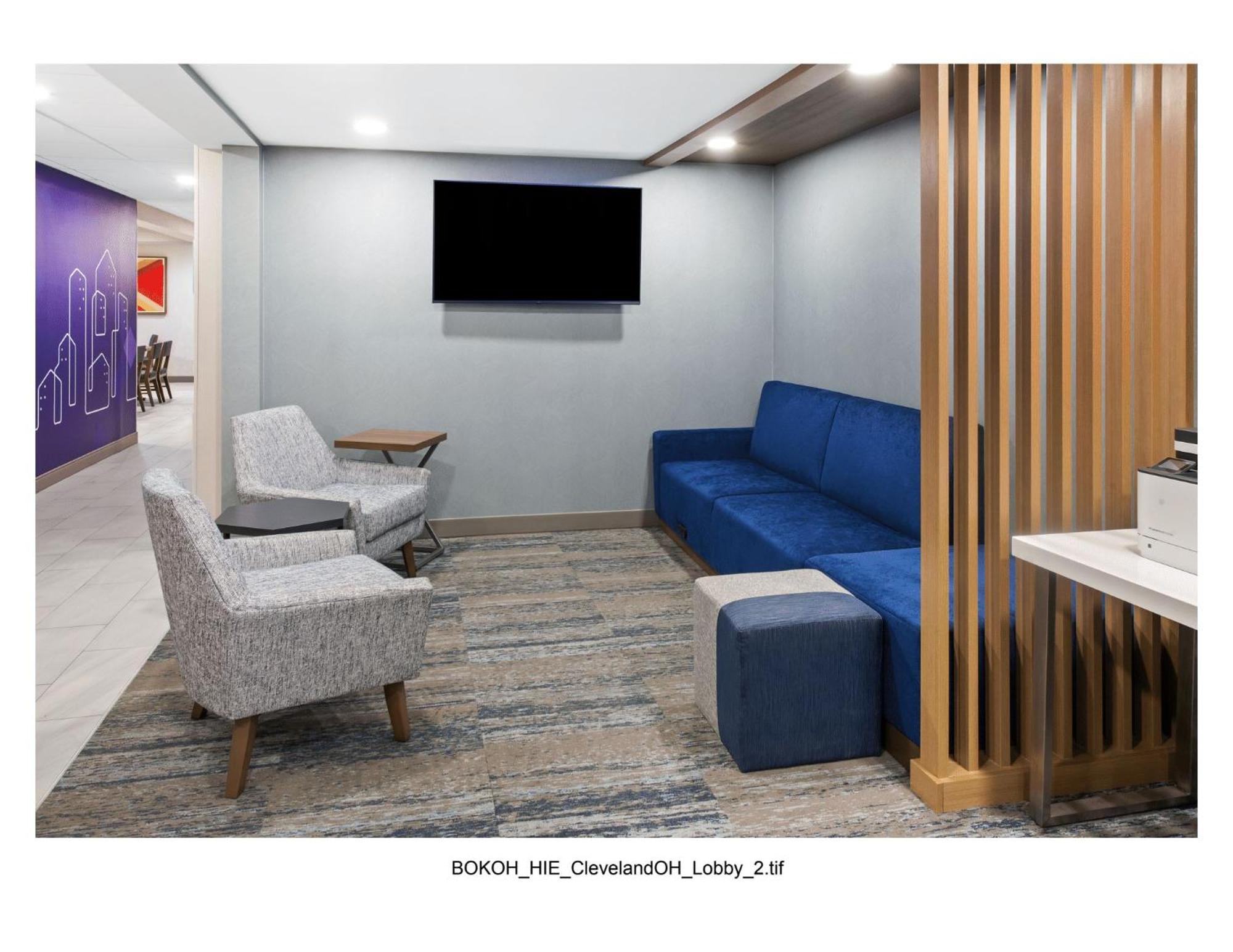 Holiday Inn Express Cleveland Airport - Brook Park By Ihg Exterior photo