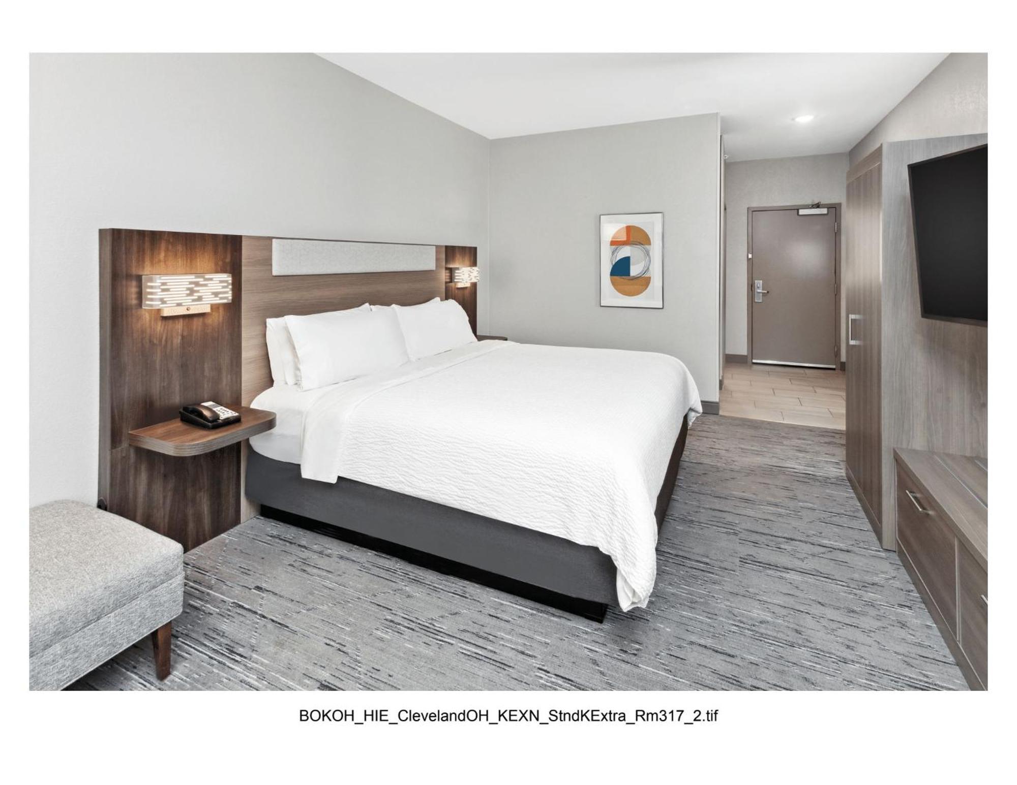 Holiday Inn Express Cleveland Airport - Brook Park By Ihg Exterior photo