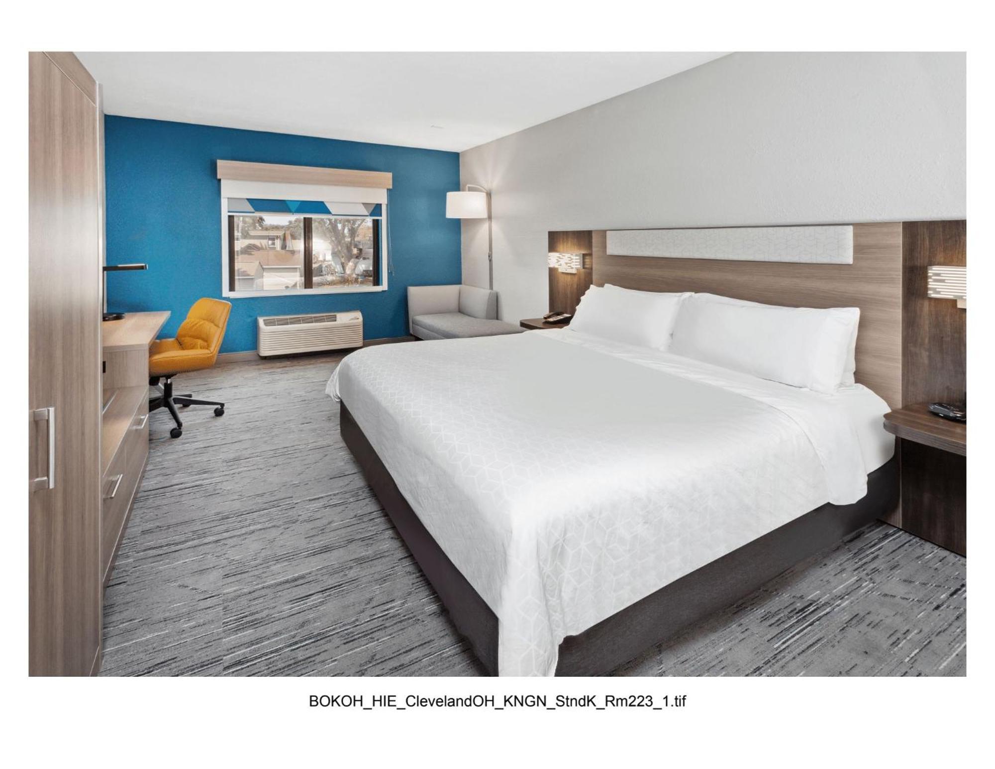 Holiday Inn Express Cleveland Airport - Brook Park By Ihg Exterior photo