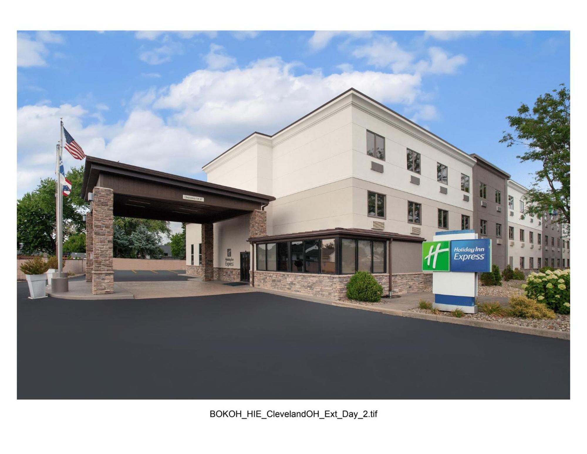Holiday Inn Express Cleveland Airport - Brook Park By Ihg Exterior photo